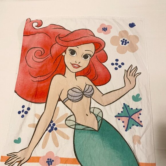 Disney The Little Mermaid Beach Towel Ariel 56 x 30 Inch - Picture 3 of 16